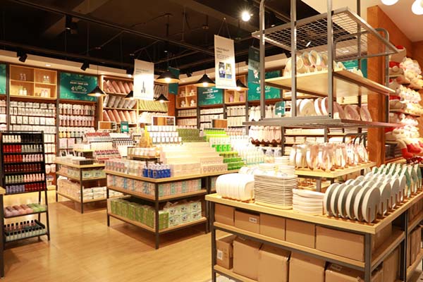 亞馬遜線下零售布局 從線上巨頭到實體百貨的挑戰與探索